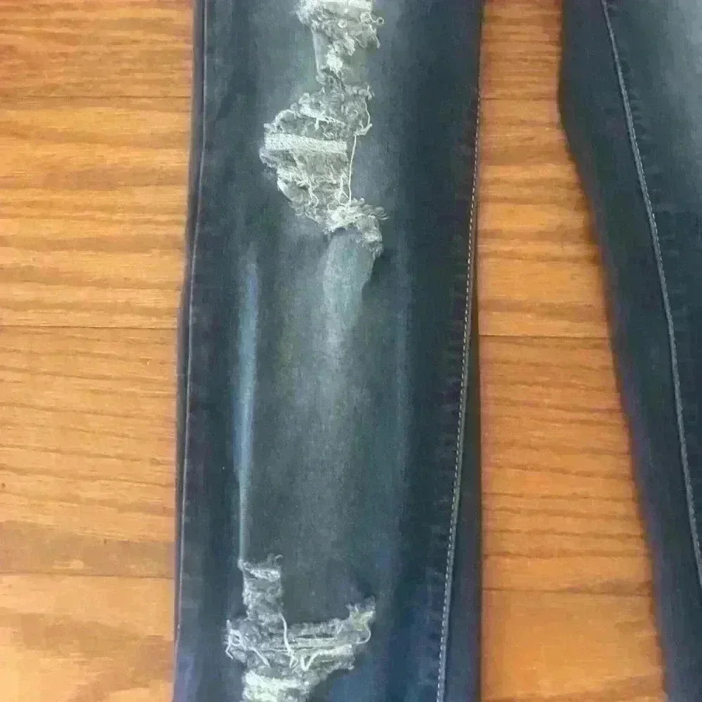 YMI  Jeans Juniors Size 3   straight leg distressed dark wash Exc Con - Picture 5 of 5